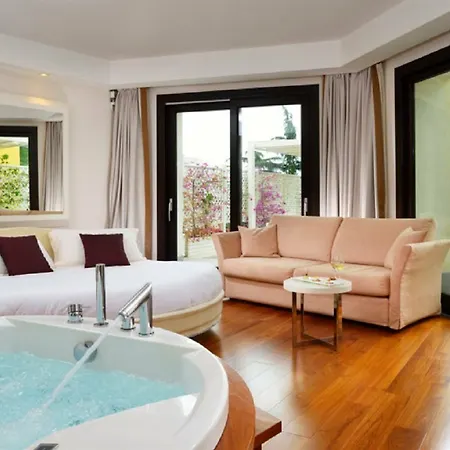 Relais Paradiso מלון 5*